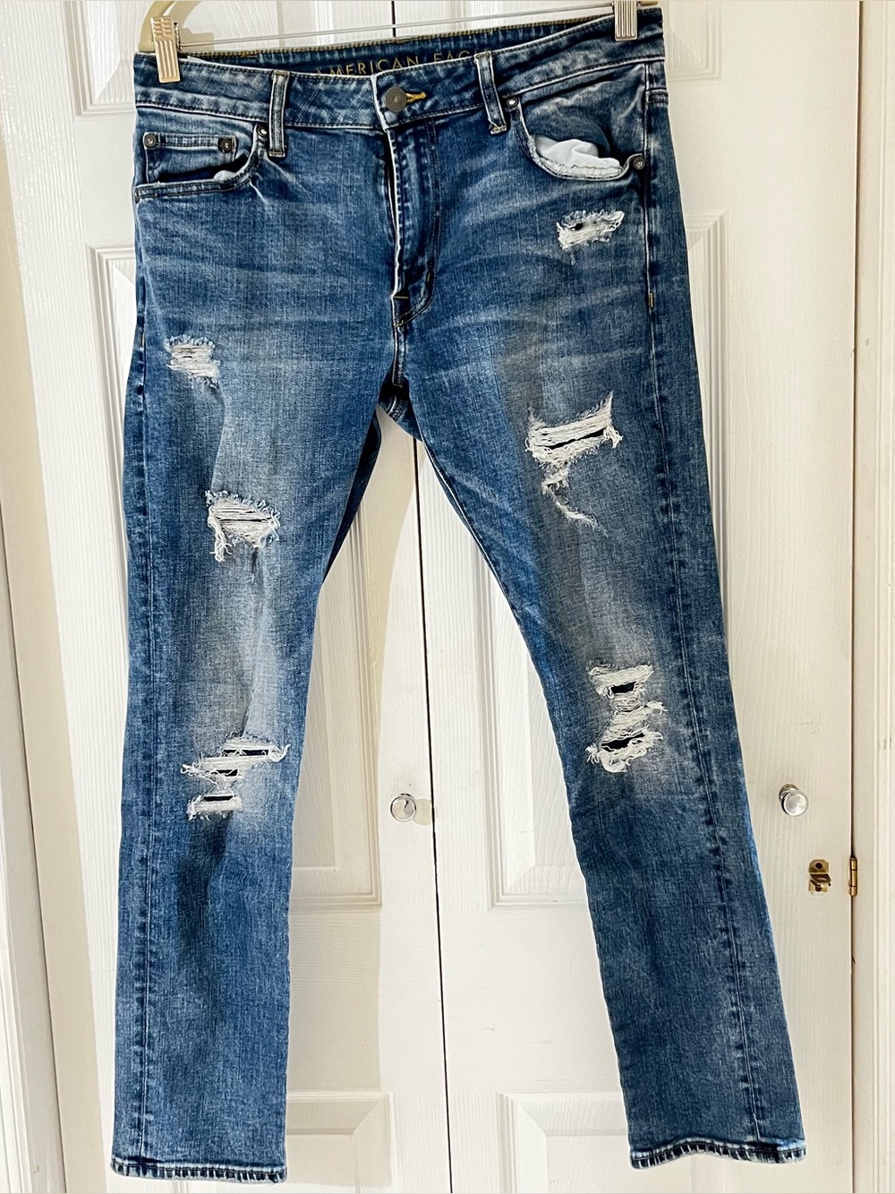 American Eagle Outfitters | Distressed Slim Jean